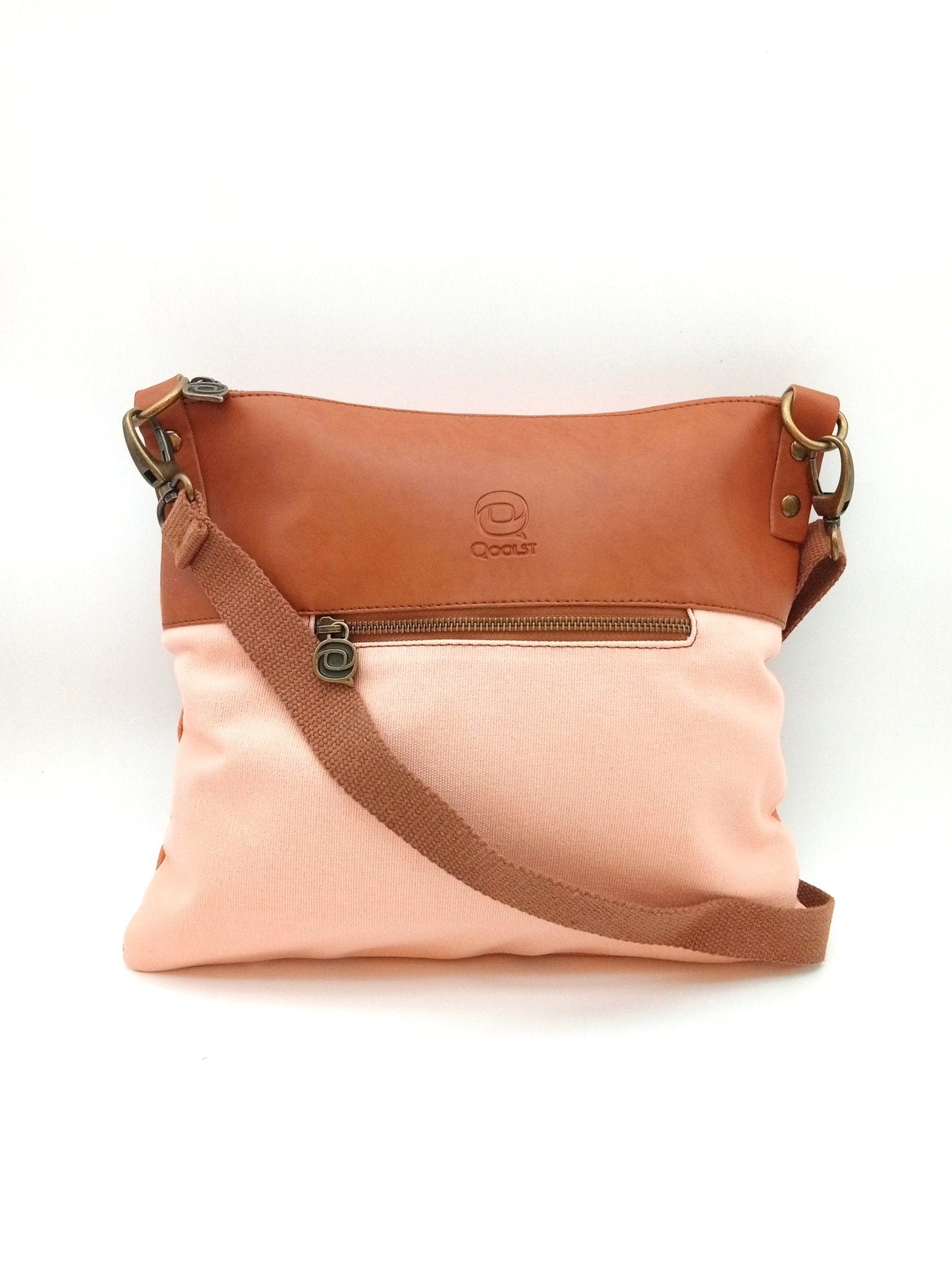Sac bandoulière Candy Qoolst en coton bicolore et cuir régénéré pour femme et homme